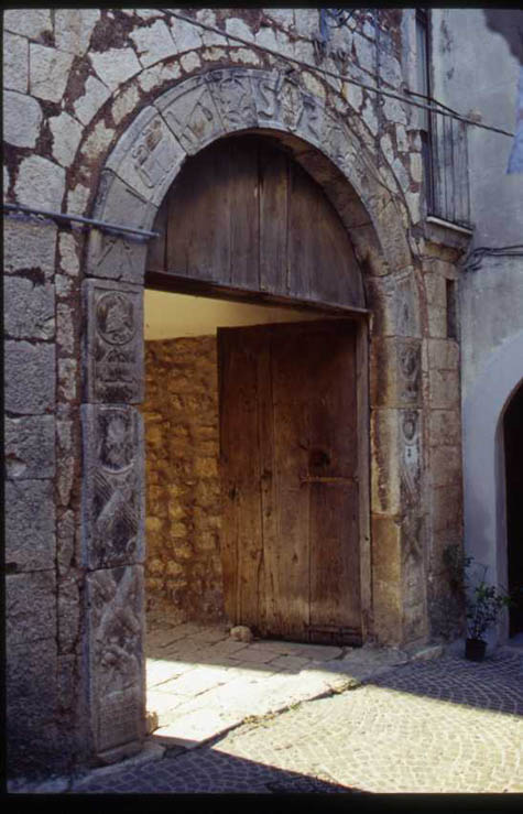 porta-castello.jpg