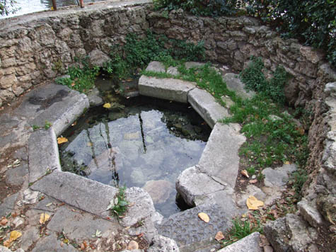 fontana-grotta.JPG