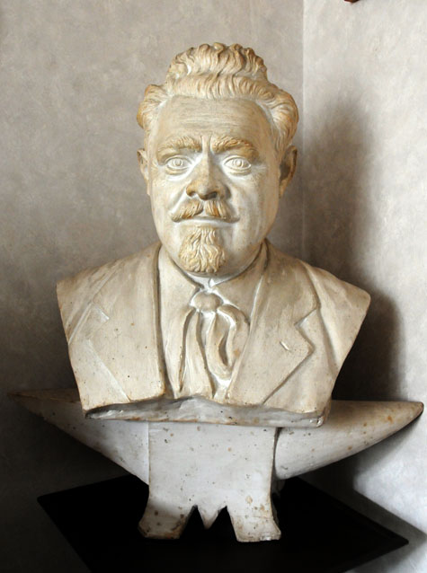 2) G.TUCCI