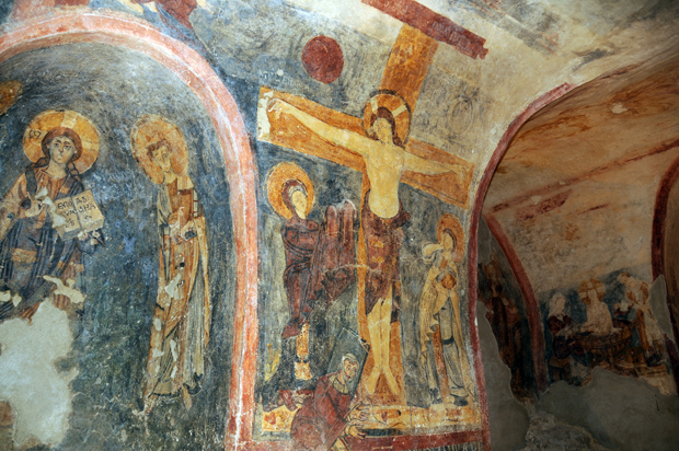 44) INTERNO