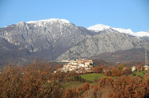 Il territorio di Colli a Volturno Preesistenze sannitiche e romane alla colonizzazione dei monaci di S. Vincenzo