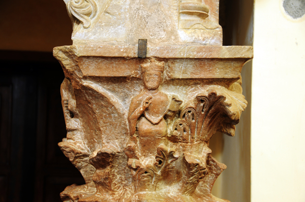 Tracce di templari molisani: Borrellus templarius, Agneus de Matricio e Robertus de Busso. I loro nomi si ritrovano tra i “provisores castrorum” di epoca federiciana in Calabria, in Campania e in Abruzzo.