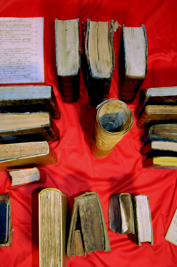 Per i politici la Biblioteca Albino prima si chiude e prima cala il silenzio sulla cultura. “L’importanza di Guglielmo da Baskerville” di Achille Zarlenga – Giacomo Gattozzi